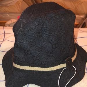 Gucci bucket Hat